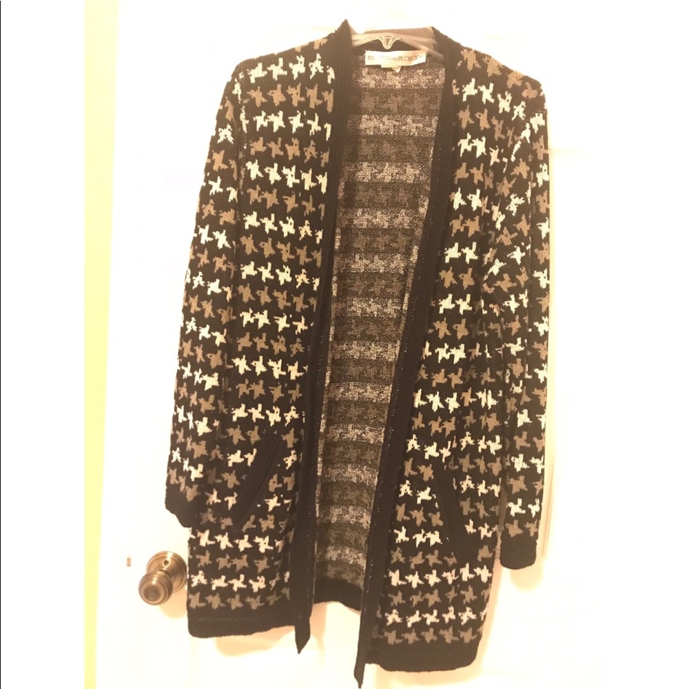 Anne Crimms beautiful classy sweater